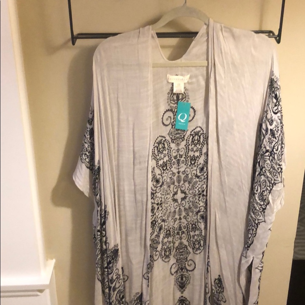 Tan kimono with black print
